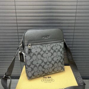 【AT9466】CoachのクラシックHoustonパイロットショルダーバッグ - 都会の紳士の高級感とファッションセンスを演出 | Coach New York
