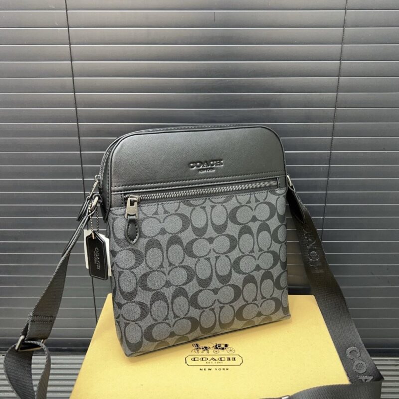 【AT9466】CoachのクラシックHoustonパイロットショルダーバッグ - 都会の紳士の高級感とファッションセンスを演出 | Coach New York