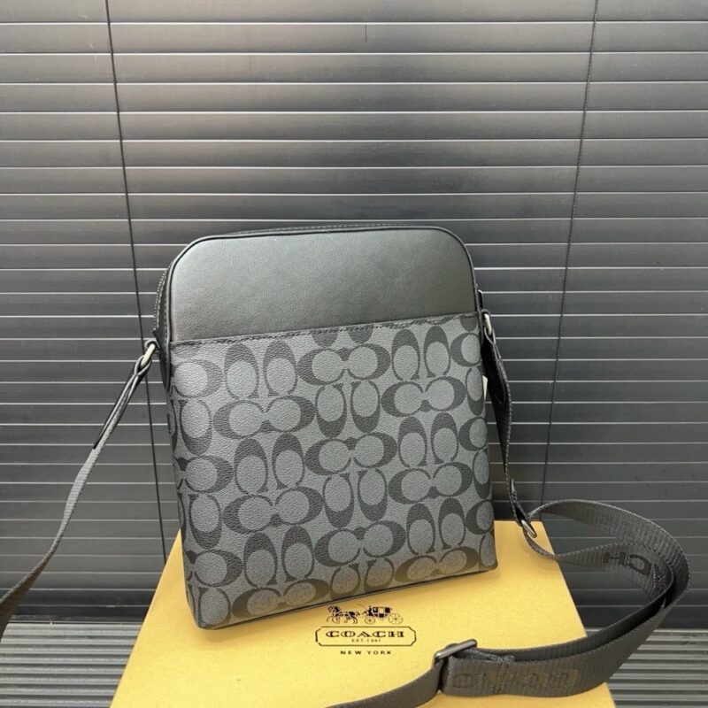 【AT9466】CoachのクラシックHoustonパイロットショルダーバッグ - 都会の紳士の高級感とファッションセンスを演出 | Coach New York
