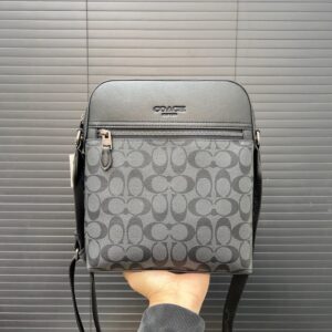 【AT9466】CoachのクラシックHoustonパイロットショルダーバッグ - 都会の紳士の高級感とファッションセンスを演出 | Coach New York