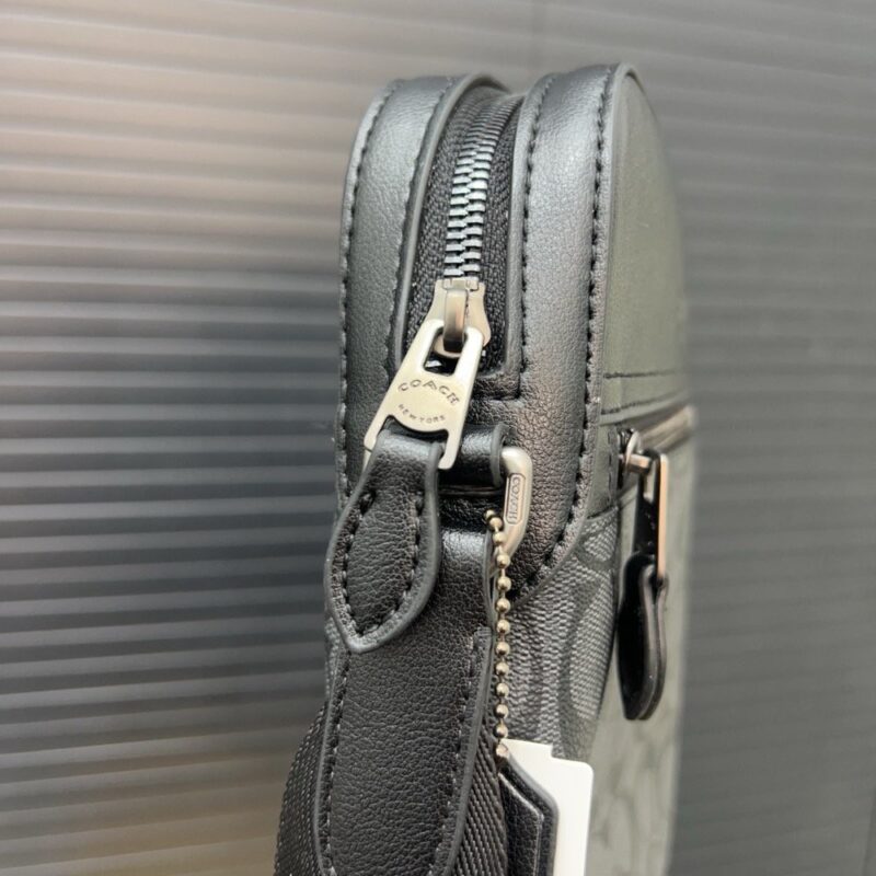 【AT9466】CoachのクラシックHoustonパイロットショルダーバッグ - 都会の紳士の高級感とファッションセンスを演出 | Coach New York