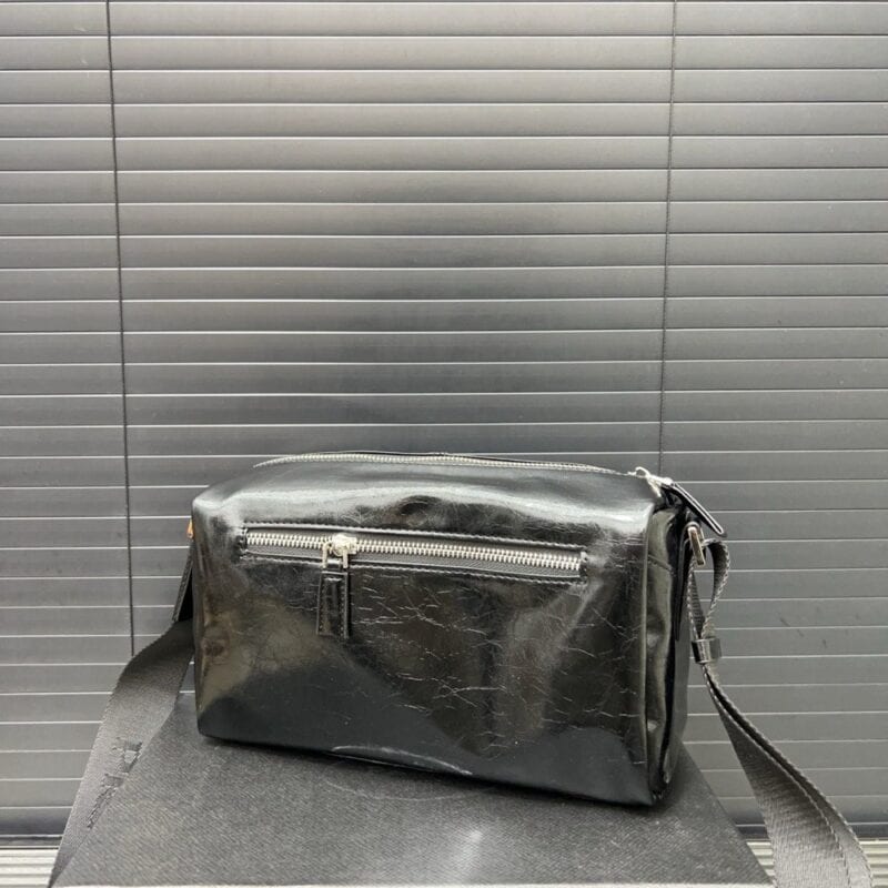 【AT9467】プラダの贅沢なショルダーバッグ - 都市の精鋭に最適な高級カーフスキンメッセンジャーバッグ | Prada Milano