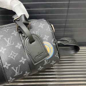 【AT9468】ルイ・ヴィトンのKEEPALL 25ハンドバッグ：モダンなMonogram Eclipseデザインが魅力的 | Louis Vuitton