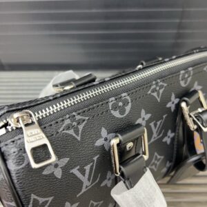 【AT9468】ルイ・ヴィトンのKEEPALL 25ハンドバッグ：モダンなMonogram Eclipseデザインが魅力的 | Louis Vuitton