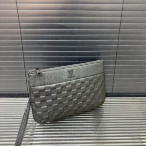【AT9482】ルイ・ヴィトン チェック柄クラッチバッグ - 都会的なラグジュアリーを演出 | Louis Vuitton Malletier