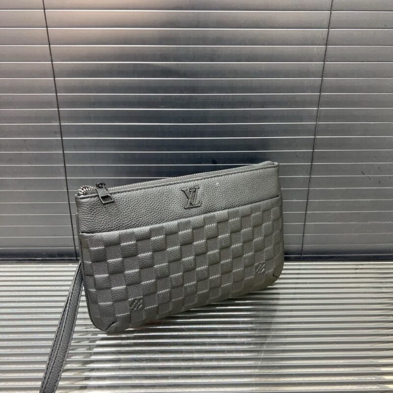 【AT9482】ルイ・ヴィトン チェック柄クラッチバッグ - 都会的なラグジュアリーを演出 | Louis Vuitton Malletier