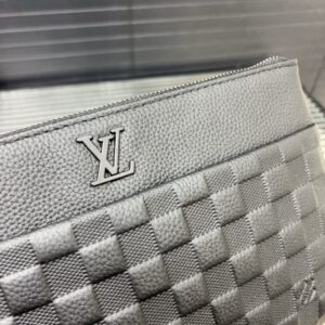 【AT9482】ルイ・ヴィトン チェック柄クラッチバッグ - 都会的なラグジュアリーを演出 | Louis Vuitton Malletier