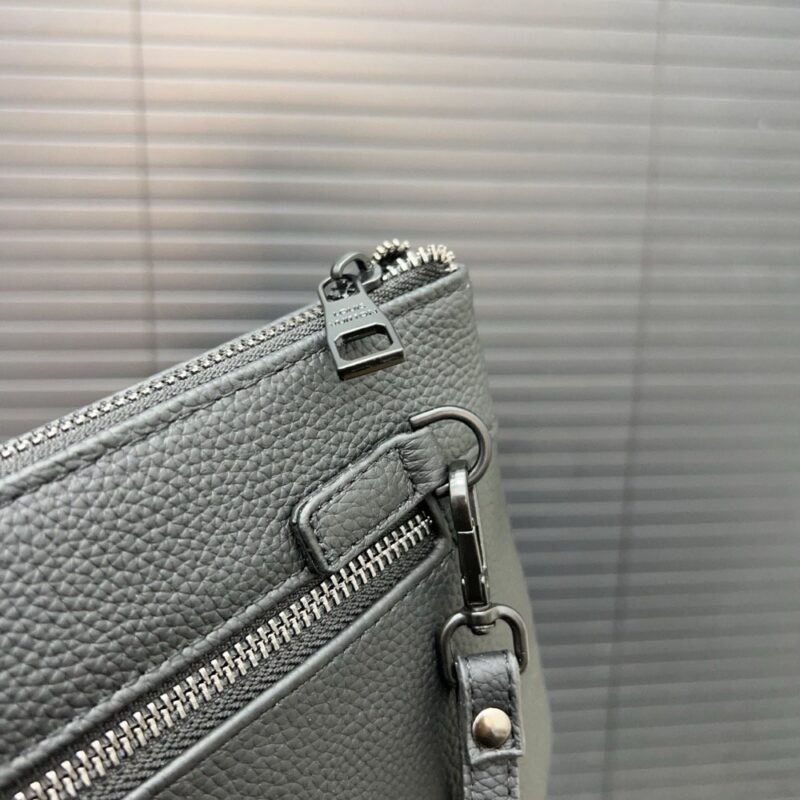 【AT9482】ルイ・ヴィトン チェック柄クラッチバッグ - 都会的なラグジュアリーを演出 | Louis Vuitton Malletier