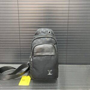 【AT9484】ルイ・ヴィトン LV ブラックショルダーチェストバッグ、贅沢なブランド雰囲気を存分に表現 | Louis Vuitton