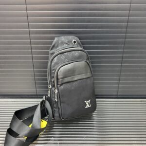 【AT9484】ルイ・ヴィトン LV ブラックショルダーチェストバッグ、贅沢なブランド雰囲気を存分に表現 | Louis Vuitton
