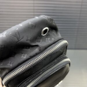 【AT9484】ルイ・ヴィトン LV ブラックショルダーチェストバッグ、贅沢なブランド雰囲気を存分に表現 | Louis Vuitton