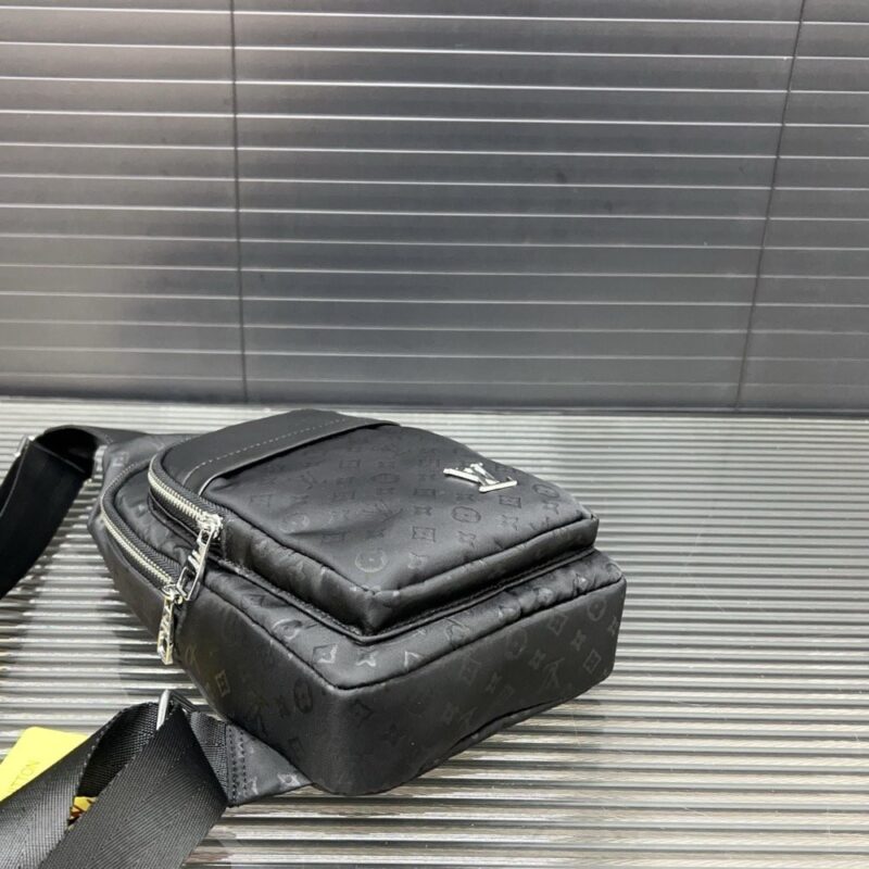 【AT9484】ルイ・ヴィトン LV ブラックショルダーチェストバッグ、贅沢なブランド雰囲気を存分に表現 | Louis Vuitton