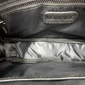 【AT9485】Versaceヴェルサーチグレー牛革ショルダーバッグ - 都会の紳士のための上品なアクセサリー | Versace