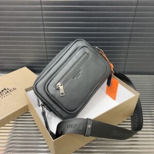 【AT9489】ヘルメス(Hermès) カーフスキンメンズショルダーバッグ - 都会の贅沢さとエレガンスを際立たせる | Hermès