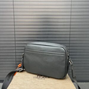 【AT9489】ヘルメス(Hermès) カーフスキンメンズショルダーバッグ - 都会の贅沢さとエレガンスを際立たせる | Hermès