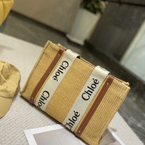 【AT949】クロエの織りショッピングバッグ🛍️クロエは、2021年の初めにウッディ・トート・バッグという手提げ袋を静かに売り出し、人気となりました。