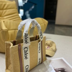【AT949】クロエの織りショッピングバッグ🛍️クロエは、2021年の初めにウッディ・トート・バッグという手提げ袋を静かに売り出し、人気となりました。