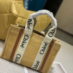【AT949】クロエの織りショッピングバッグ🛍️クロエは、2021年の初めにウッディ・トート・バッグという手提げ袋を静かに売り出し、人気となりました。