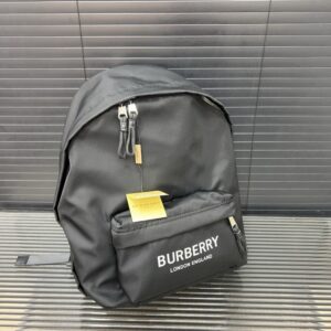 【AT9493】バーバリー Burberry ブラックリュックサック - 都会のエリートにふさわしい高級防水バックパック | Burberry