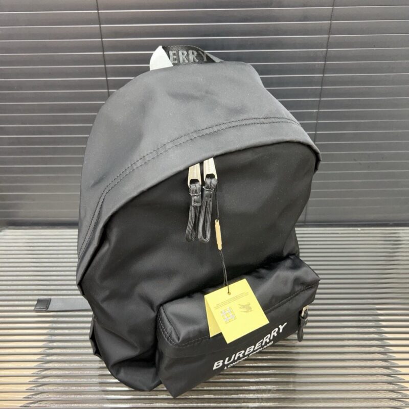 【AT9493】バーバリー Burberry ブラックリュックサック - 都会のエリートにふさわしい高級防水バックパック | Burberry
