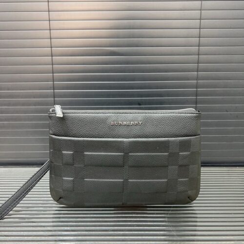 【AT9494】バーバリー高級レザークラッチバッグ - エレガントな英国スタイル | Burberry London