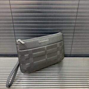 【AT9494】バーバリー高級レザークラッチバッグ - エレガントな英国スタイル | Burberry London