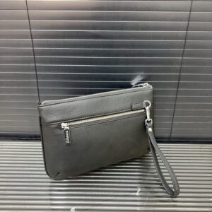 【AT9494】バーバリー高級レザークラッチバッグ - エレガントな英国スタイル | Burberry London