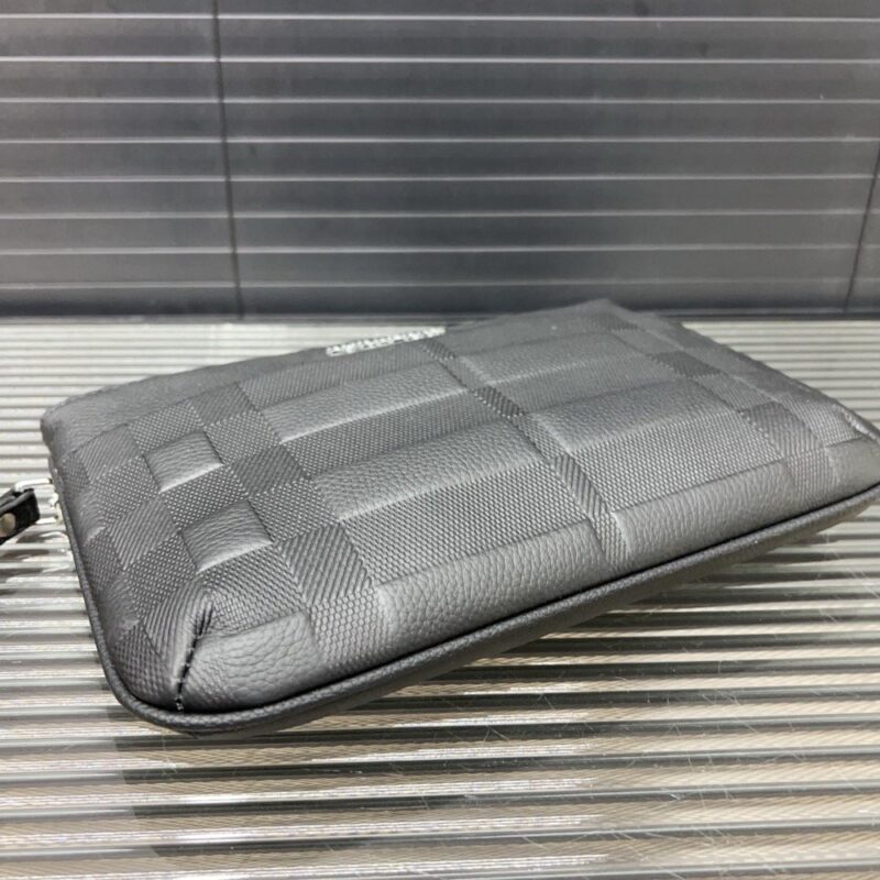 【AT9494】バーバリー高級レザークラッチバッグ - エレガントな英国スタイル | Burberry London