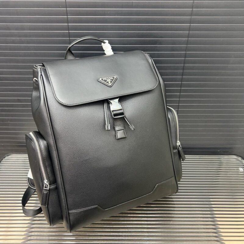 【AT9500】Pradaプラダの都市向けクラシックバックパック✨ | Prada Italy