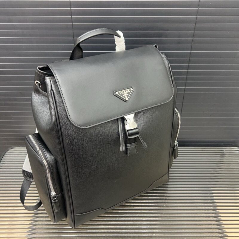【AT9500】Pradaプラダの都市向けクラシックバックパック✨ | Prada Italy