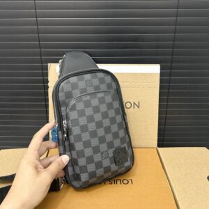 【AT9504】ルイ・ヴィトン アベニュー ダミエ・チェック クロスボディバッグ、高級感溢れるユニセックスデザイン | Louis Vuitton Malletier