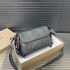 【AT9506】グッチ カーフスキンポスマンバッグ - デイリーユースに最適な都会のエリートのための贅沢なデザイン | Gucci Firenze