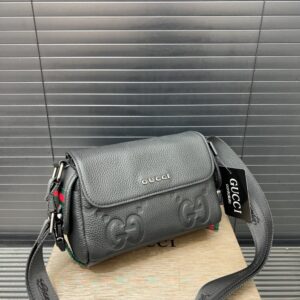 【AT9506】グッチ カーフスキンポスマンバッグ - デイリーユースに最適な都会のエリートのための贅沢なデザイン | Gucci Firenze