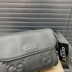 【AT9506】グッチ カーフスキンポスマンバッグ - デイリーユースに最適な都会のエリートのための贅沢なデザイン | Gucci Firenze