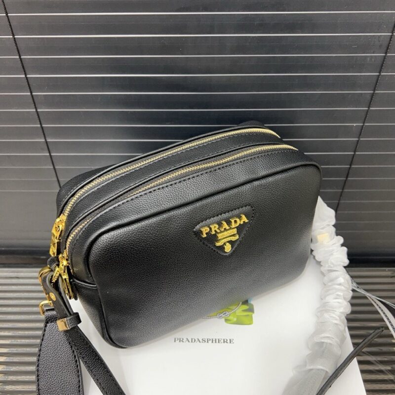 【AT9511】プラダのサフィアーノカメラバッグ - 豪華なデザインと実用性が融合した最高の選択 | Prada Milano
