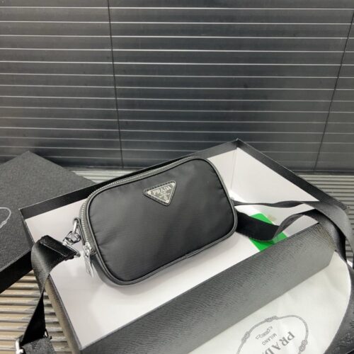 【AT9515】プラダの高級帆布メンズショルダーバッグ - 都会のエレガンスと贅沢なスタイルを演出 | Prada
