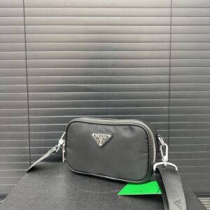 【AT9515】プラダの高級帆布メンズショルダーバッグ - 都会のエレガンスと贅沢なスタイルを演出 | Prada