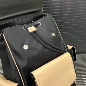 【AT9516】プラダ ハイエンドカスタムバックパック、都市のエリートにふさわしい豪華な商品 | Prada Milano