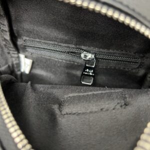 【AT9517】ルイ・ヴィトンモノグラムシングルショルダーチェストバッグ - ブラック系都会男性のための贅沢なアクセサリー | LV