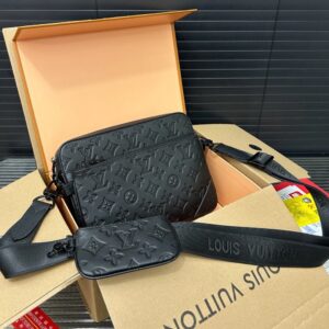 【AT9520】ルイ・ヴィトンのエンボスレザースリングバッグ - 都市旅行者のための贅沢な選択 | Louis Vuitton