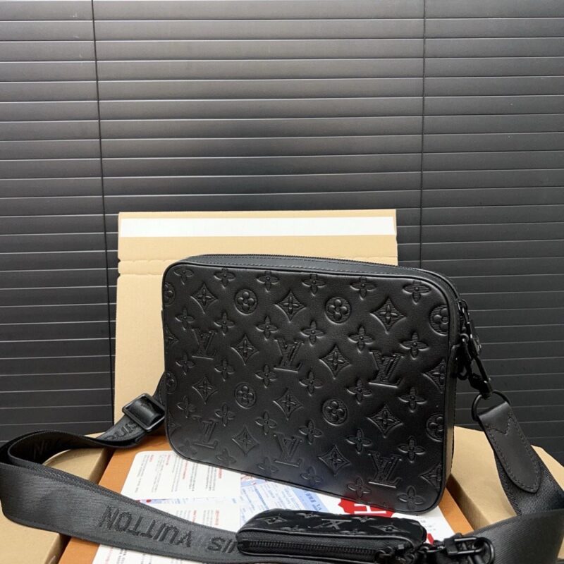 【AT9520】ルイ・ヴィトンのエンボスレザースリングバッグ - 都市旅行者のための贅沢な選択 | Louis Vuitton