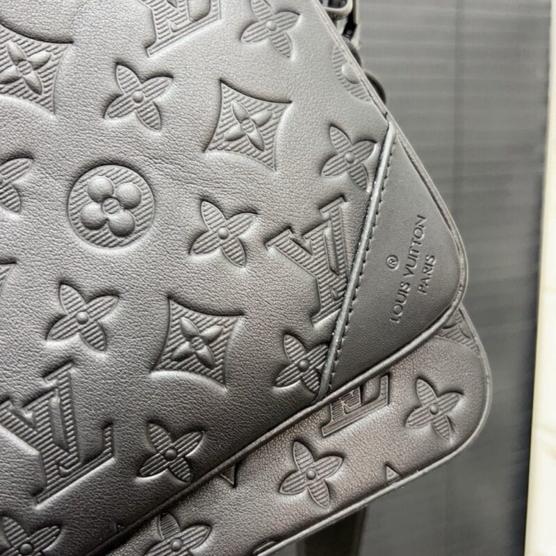【AT9520】ルイ・ヴィトンのエンボスレザースリングバッグ - 都市旅行者のための贅沢な選択 | Louis Vuitton