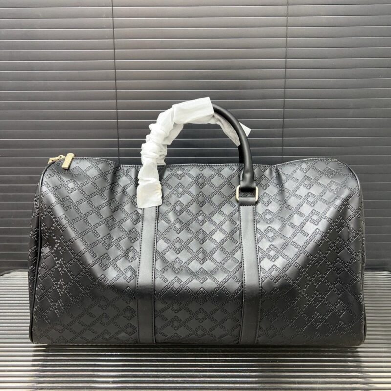 【AT9527】ヴェルサーチ Versace エンボスレザートラベルバッグ | Versace