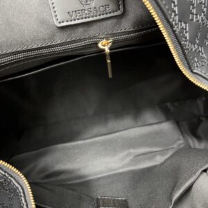 【AT9527】ヴェルサーチ Versace エンボスレザートラベルバッグ | Versace