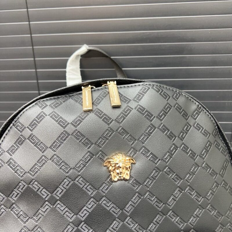 【AT9528】ヴェルサーチ クラシック エンボス加工 リュックサック メンズ ビジネス通勤 アーバンスタイル | Gianni Versace
