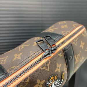 【AT9534】ルイ・ヴィトンのモノグラムキャンバスラウンドショルダーバッグ、Zoooomシリーズ、独自のカートゥーン柄デザイン | LV