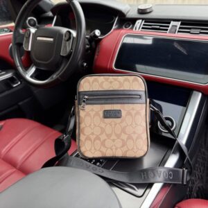 【AT9536】Coachクラシックラグジュアリーショルダーバッグ、都会のエレガンスと実用性を兼ね備えたアイテム | Coach