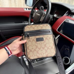 【AT9536】Coachクラシックラグジュアリーショルダーバッグ、都会のエレガンスと実用性を兼ね備えたアイテム | Coach