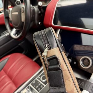 【AT9536】Coachクラシックラグジュアリーショルダーバッグ、都会のエレガンスと実用性を兼ね備えたアイテム | Coach