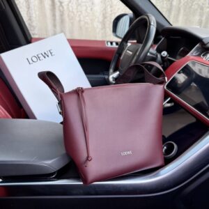 【AT9537】LOEWEクラシックショルダーバッグ | 高級感と都会のエレガンスを演出 | Loewe Madrid